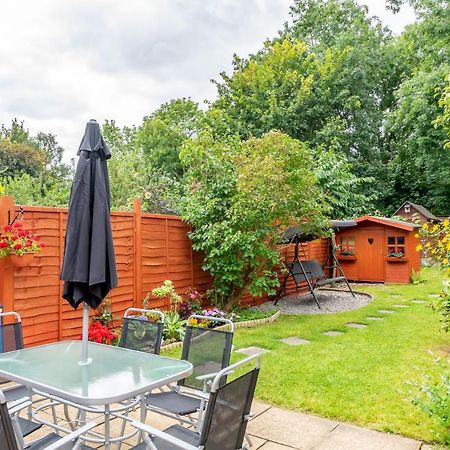 Red Cherry House Watford  Zewnętrze zdjęcie